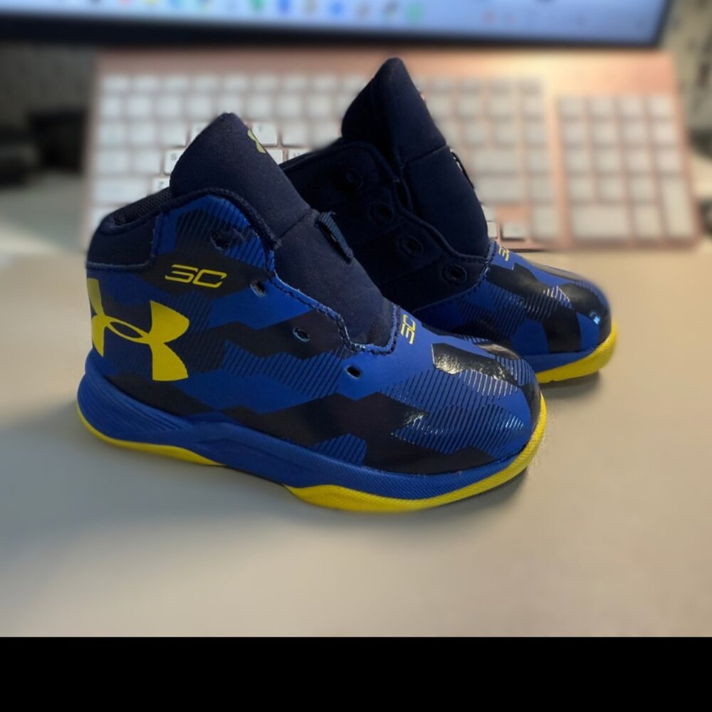 2/$20 - Under Armour Steph Curry Kids Shoes - No laces